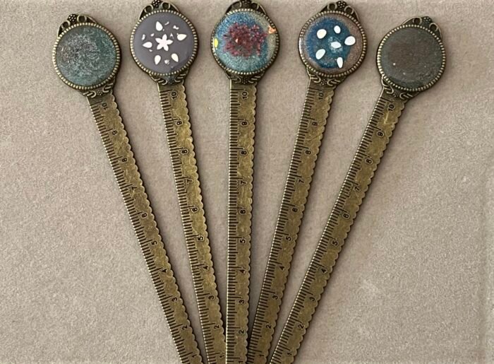 Misa Allium Bookmark