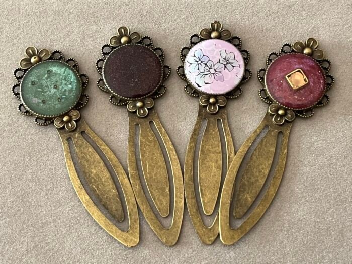 Misa Allium Carved Border Paper-clip