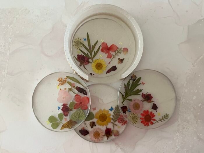 Misa Allium Coasters- Silver-  Set of 4 with Holder - Image 3