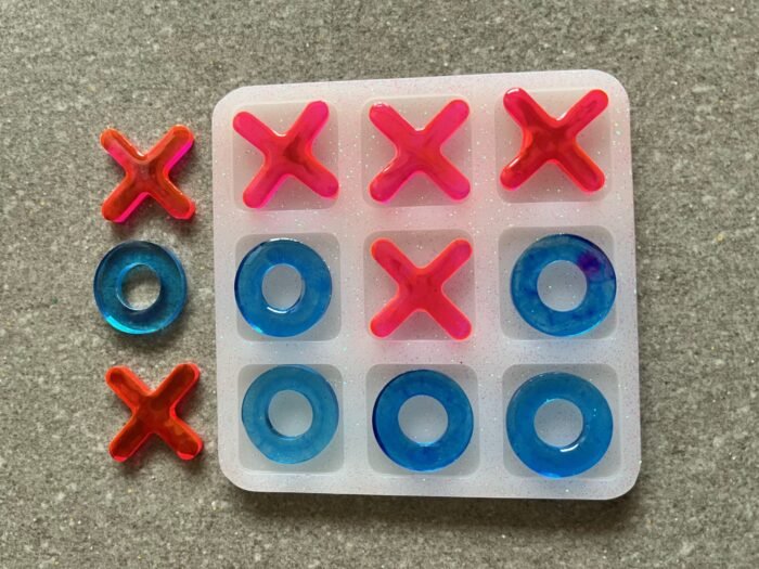 Misa Tic-Tac-Toe- White, Red & Blue