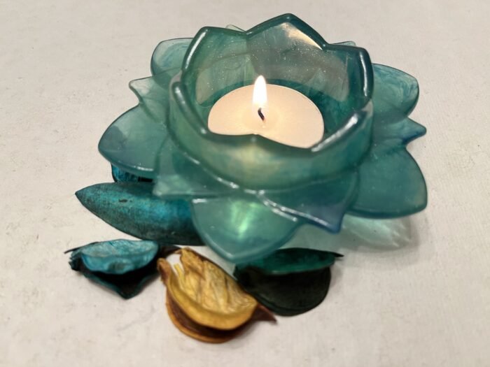 Misa Lotus Allure T-lite Candle Rest (Small)- Light green