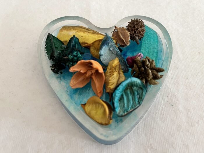 Misa Groovy Heart Trinket Dish- Blue - Image 2