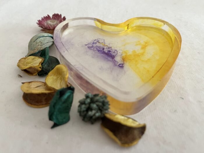 Misa Groovy Heart Trinket Dish- Yellow & Purple - Image 2