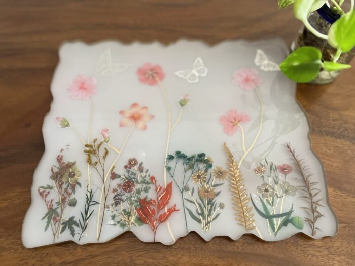 Misa Emerald Nest Place Tray- Opaque White with Flowers