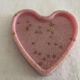 Misa Groovy Heart Trinket Dish- Pink with sparkles 3 IMG 5011 scaled 1