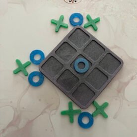 Misa Tic-Tac-Toe- Violet Base, Green 'X', Blue 'O' 3 UN05 IMG 0745 scaled 1