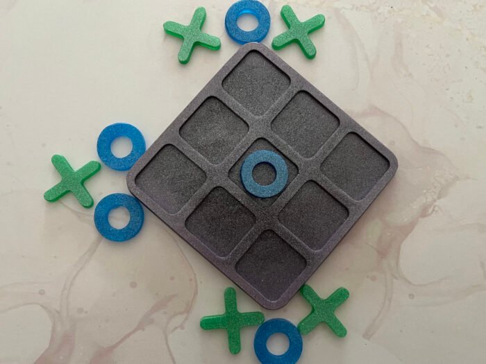 Misa Tic-Tac-Toe- Violet Base, Green 'X', Blue 'O' - Image 2