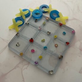 Misa Tic-Tac-Toe- Transparent base, Yellow 'X', Blue 'O' 4 UN06 IMG 0754 scaled 1