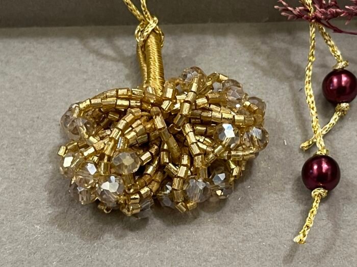 Misa Glass Beaded Cluster Lumba - Image 3