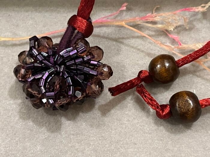 Misa Glass Beaded Cluster Lumba - Image 4