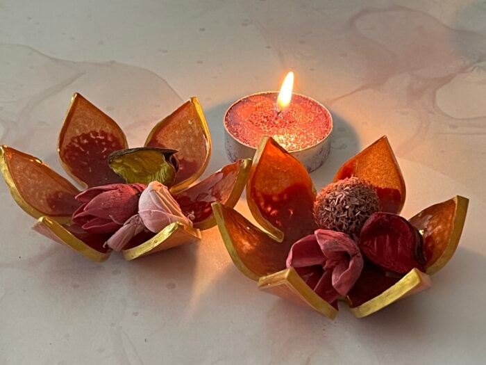 Misa T-lite & Diya Holder-Red & Gold - Image 4