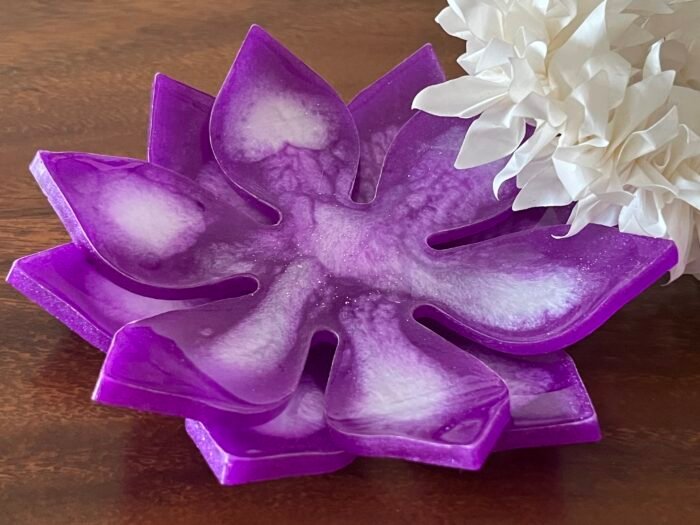 Misa T-lite & Diya Holder- Purple & White - Image 2