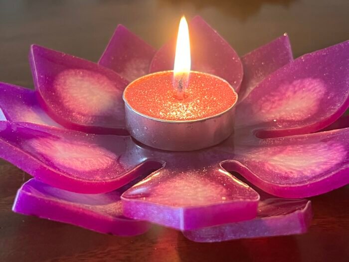 Misa T-lite & Diya Holder- Purple & White - Image 3