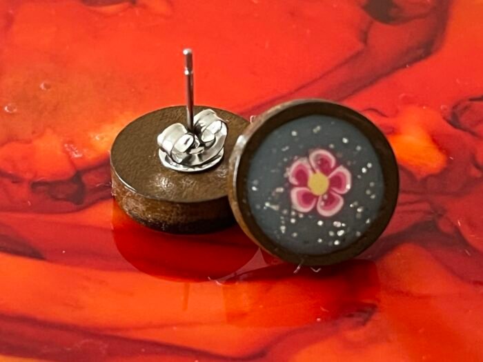 Misa Wooden Stud Earrings- Pink flower - Image 2