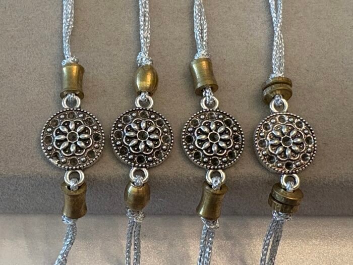 Misa Antique Bloom Rakhi - Image 3